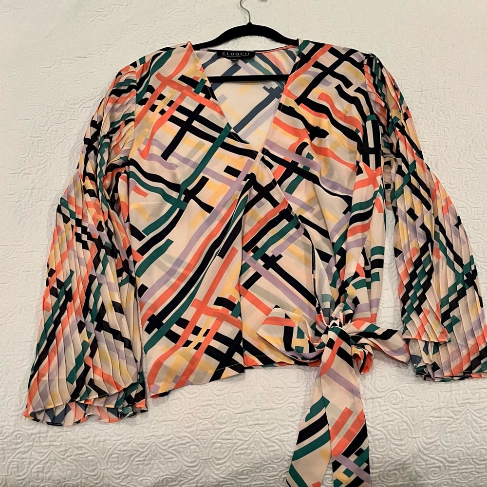 Flowy, oversized sleeves